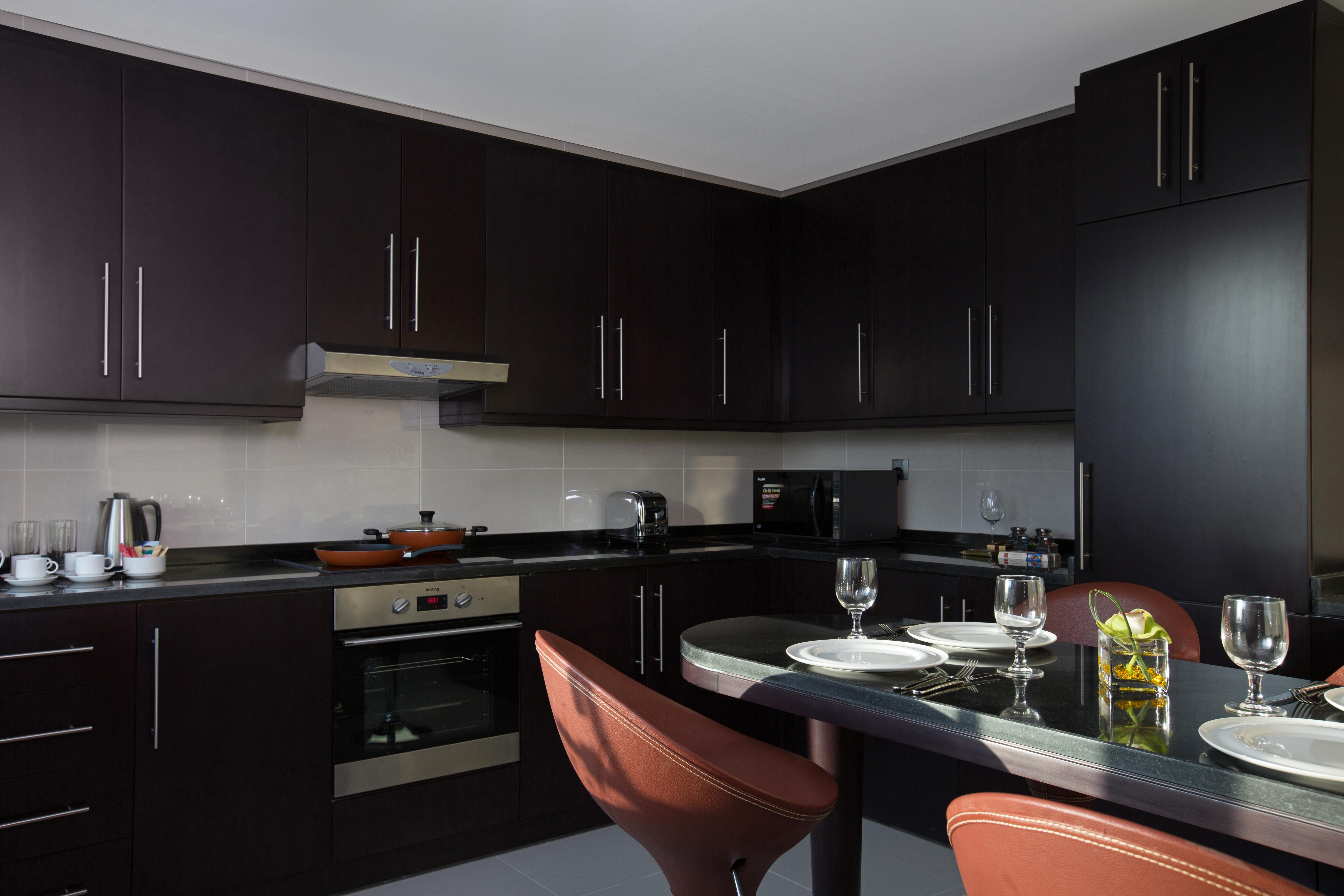 풀만 두바이 쥬메이라 레이크 타워 외부 사진 A kitchen at the hotel