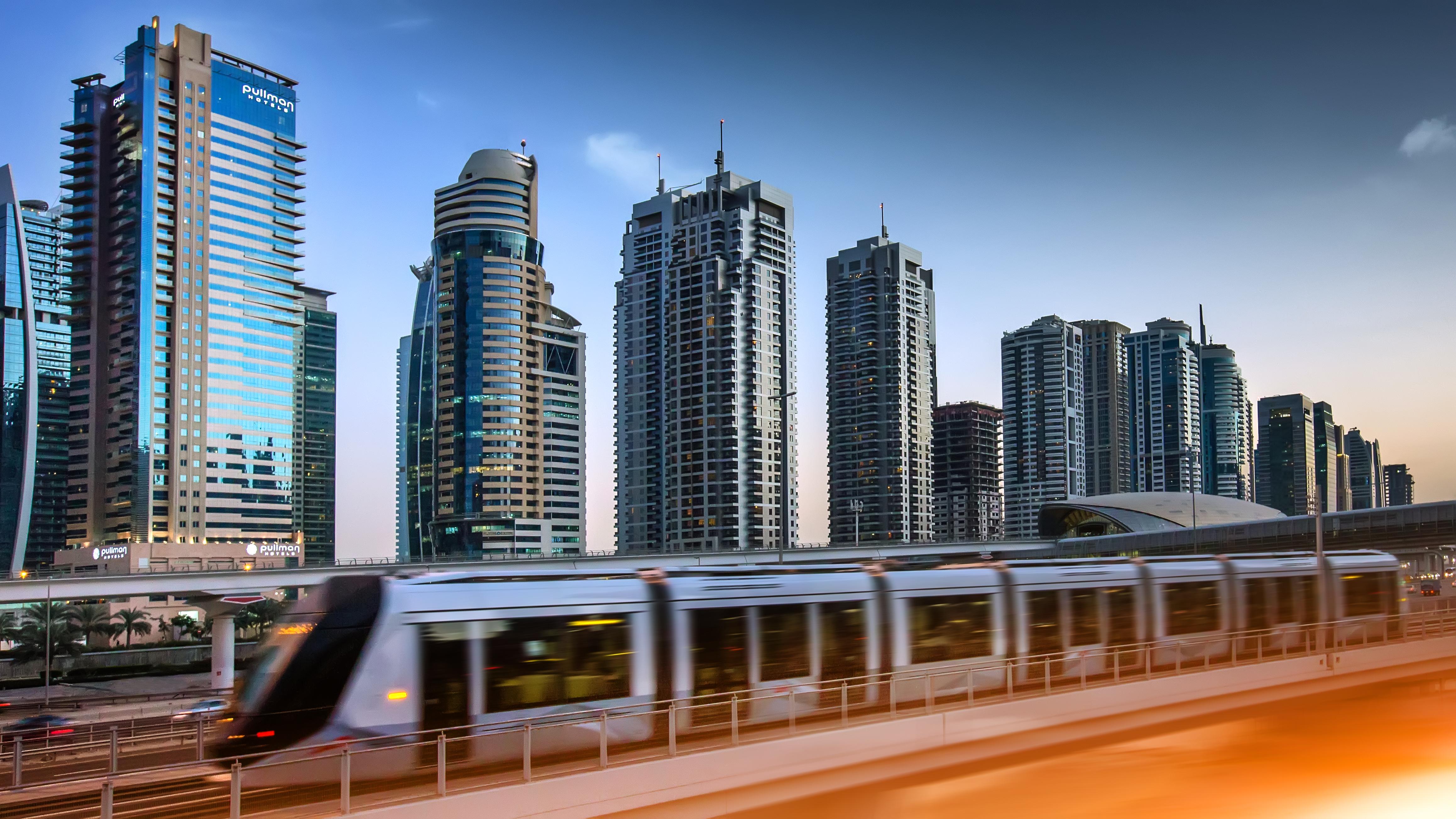 풀만 두바이 쥬메이라 레이크 타워 외부 사진 Dubai Metro