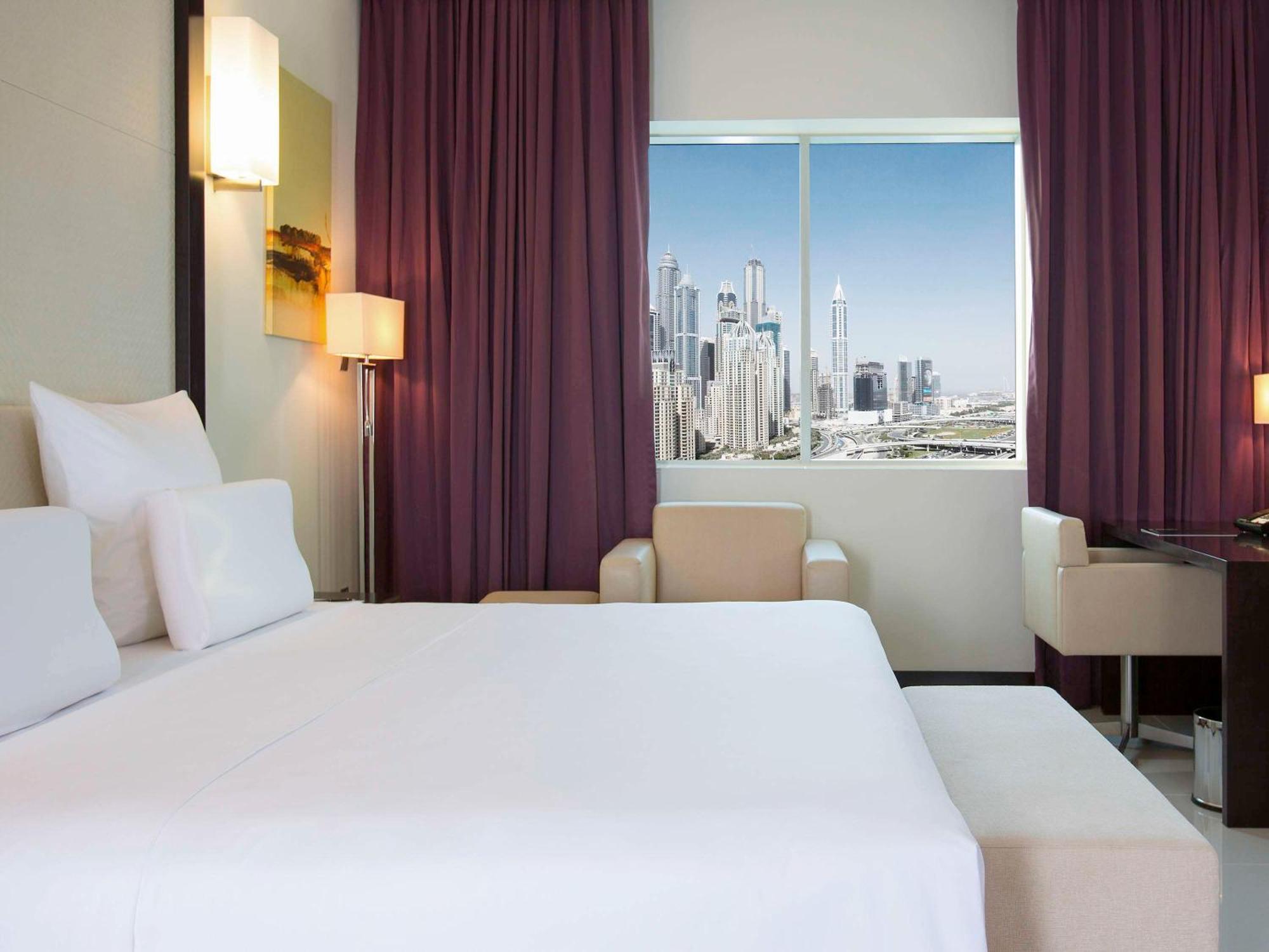 풀만 두바이 쥬메이라 레이크 타워 외부 사진 A typical room at the hotel